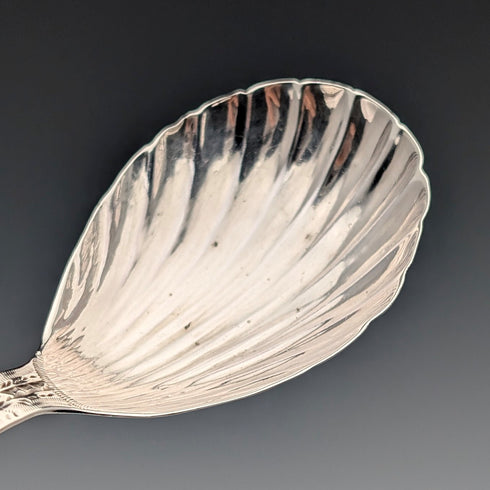 1800 British antique Georgian sterling silver tea caddy spoon